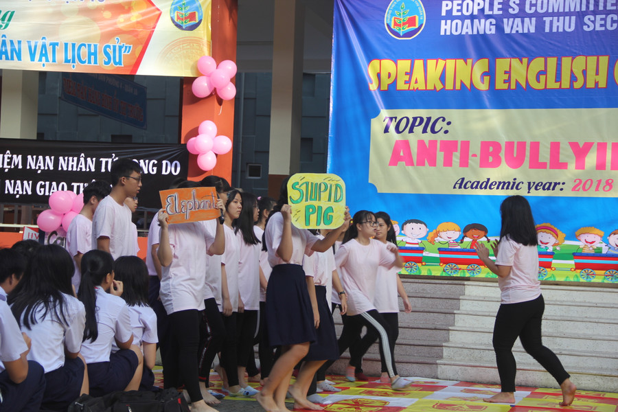 Học sinh Trường THCS Hoàng Văn Thụ (quận 10) diễn nhạc kịch trong chuyên đề Anti-Bullying Day