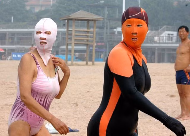 Sốc với hình ảnh “gái ngoan đoan chính” đi biển ảnh 10 Sốc với hình ảnh “gái ngoan đoan chính” đi biển - Hình 10