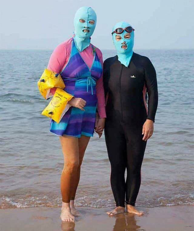 Sốc với hình ảnh “gái ngoan đoan chính” đi biển ảnh 5 Sốc với hình ảnh “gái ngoan đoan chính” đi biển - Hình 5