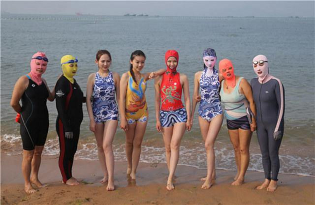 Sốc với hình ảnh “gái ngoan đoan chính” đi biển ảnh 7 Sốc với hình ảnh “gái ngoan đoan chính” đi biển - Hình 7