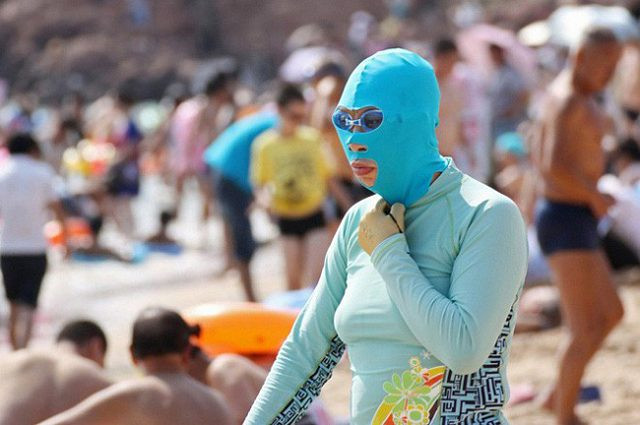 Sốc với hình ảnh “gái ngoan đoan chính” đi biển ảnh 11 Sốc với hình ảnh “gái ngoan đoan chính” đi biển - Hình 11