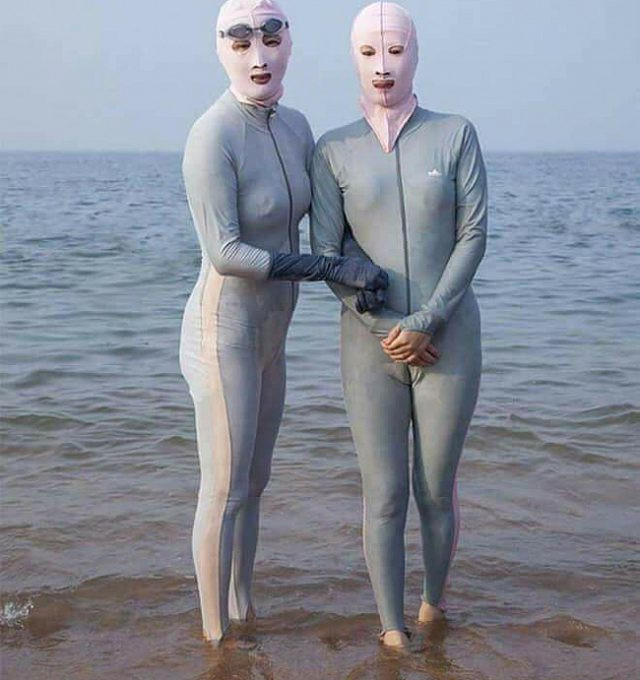 Sốc với hình ảnh “gái ngoan đoan chính” đi biển ảnh 14 Sốc với hình ảnh “gái ngoan đoan chính” đi biển - Hình 14