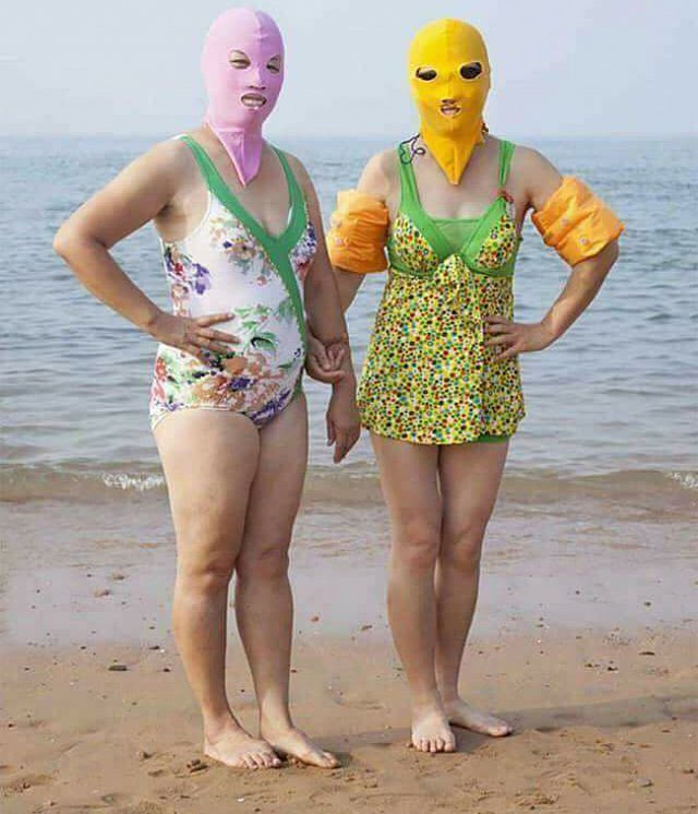 Sốc với hình ảnh “gái ngoan đoan chính” đi biển ảnh 4 Sốc với hình ảnh “gái ngoan đoan chính” đi biển - Hình 4