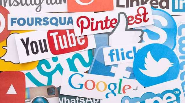  Theo dõi mạng xã hội: Tìm kiếm thông tin hay theo dõi mọi hoạt động của “người cũ” trên mạng xã hội không giúp bạn cảm thấy tốt hơn mà chỉ khiến bạn thêm tổn thương. 