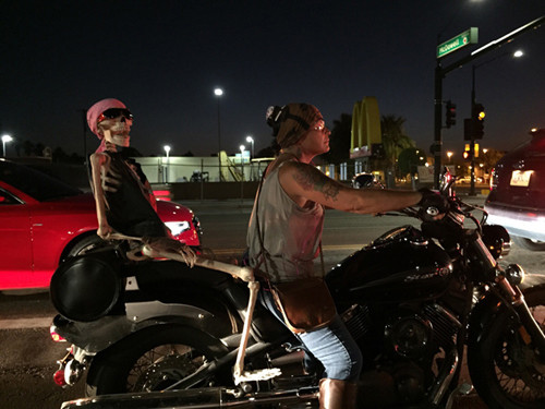 Chở gấu đi chơi thôi mà. Chở gấu đi chơi thôi mà.