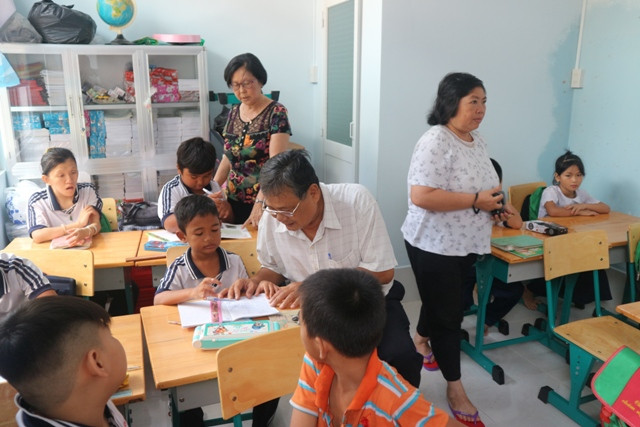 Người thương binh nặng lòng với giáo dục