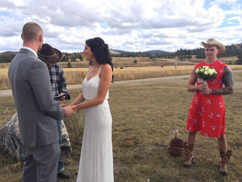 Lặng nhìn người ấy hạnh phúc. Lặng nhìn người ấy hạnh phúc.