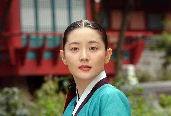 So với 15 năm trước khi đóng vai Dae Jang Geum, Lee Young Ae vẫn vô cùng trẻ trung. 