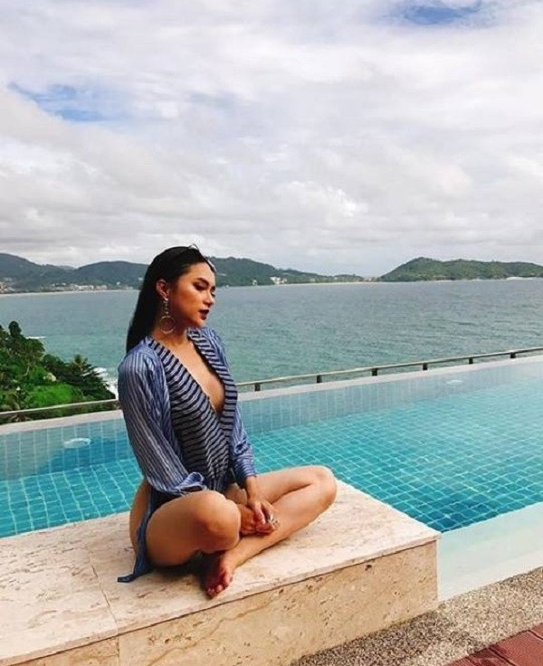 Khoe đồ hàng hiệu bạc tỷ, Hoa hậu Hương Giang giàu cỡ nào? ảnh 12 Khoe đồ hàng hiệu bạc tỷ, Hoa hậu Hương Giang giàu cỡ nào?