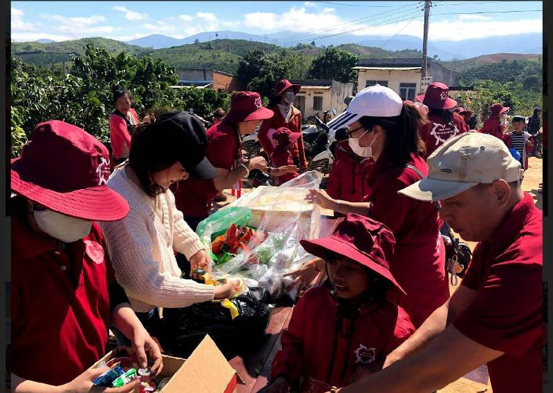Cho đi rồi sẽ nhận lại những đong đầy yêu thương Cho đi rồi sẽ nhận lại những đong đầy yêu thương