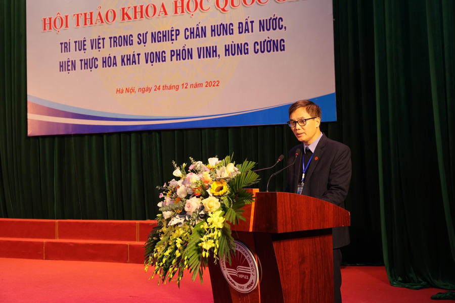 Các nhà khoa học đều thống nhất quan điểm trí thức là đội ngũ tinh hoa cả về trình độ và nhân cách của dân tộc. Các nhà khoa học đều thống nhất quan điểm trí thức là đội ngũ tinh hoa cả về trình độ và nhân cách của dân tộc.