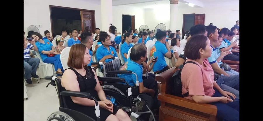 Đào tạo nghề là một trong những giải pháp xoá đói giảm nghèo. Đào tạo nghề là một trong những giải pháp xoá đói giảm nghèo.