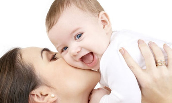 Con trai được di truyền trí thông minh của mẹ và tính cách của bố