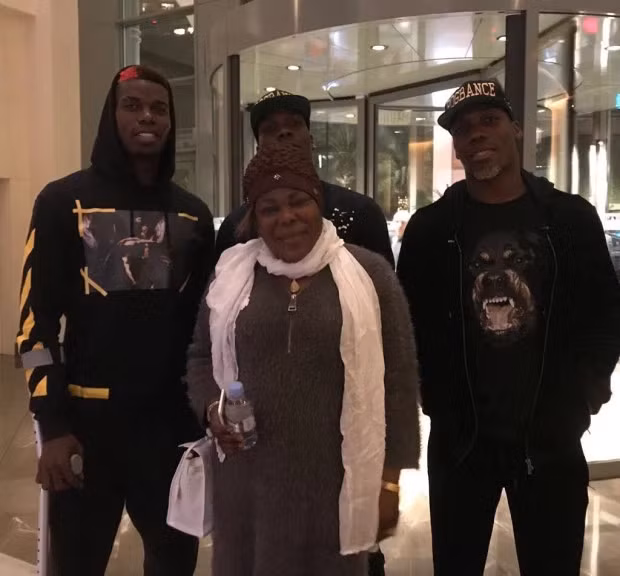 Lĩnh gần 300.000 bảng/tuần ở Man United, Pogba sống sang chảnh cỡ nào? - Ảnh 5.