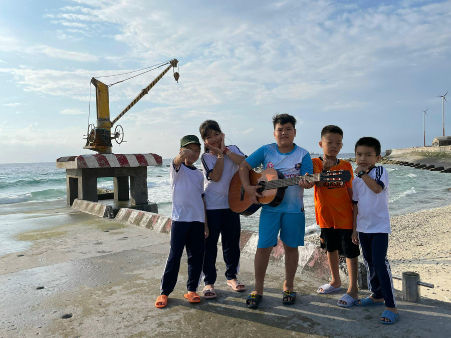 Học trò Trường Tiểu học Song Tử Tây. Ảnh NVCC. Học trò Trường Tiểu học Song Tử Tây. Ảnh NVCC.