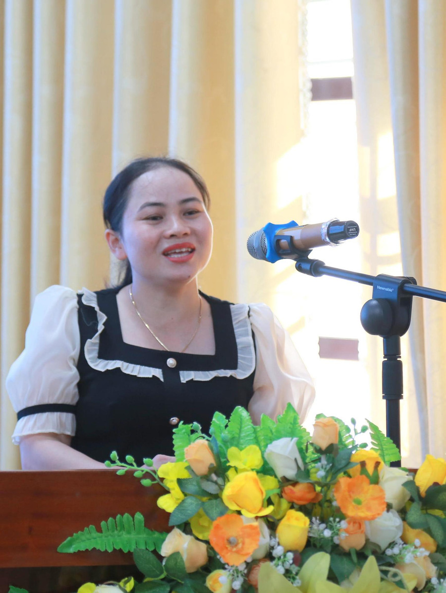 Cô giáo Ngô Thị Linh Hạnh chia sẻ tại buổi gặp mặt. Cô giáo Ngô Thị Linh Hạnh chia sẻ tại buổi gặp mặt.