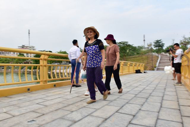 Toàn cảnh cây cầu đi bộ với kiến trúc tháp 7 tầng độc nhất vô nhị tại Phú Thọ - 7 Toàn cảnh cây cầu đi bộ với kiến trúc tháp 7 tầng độc nhất vô nhị tại Phú Thọ - 7