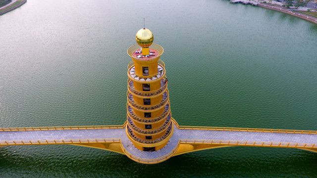 Toàn cảnh cây cầu đi bộ với kiến trúc tháp 7 tầng độc nhất vô nhị tại Phú Thọ - 2 Toàn cảnh cây cầu đi bộ với kiến trúc tháp 7 tầng độc nhất vô nhị tại Phú Thọ - 2