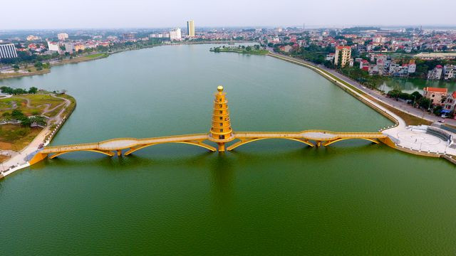 Toàn cảnh cây cầu đi bộ với kiến trúc tháp 7 tầng độc nhất vô nhị tại Phú Thọ - 13 Toàn cảnh cây cầu đi bộ với kiến trúc tháp 7 tầng độc nhất vô nhị tại Phú Thọ - 13