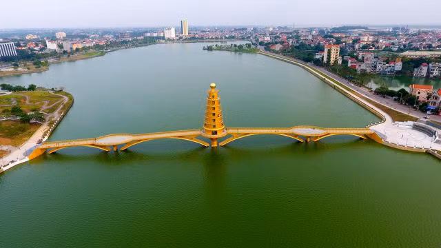 Toàn cảnh cây cầu đi bộ với kiến trúc tháp 7 tầng độc nhất vô nhị tại Phú Thọ - 13