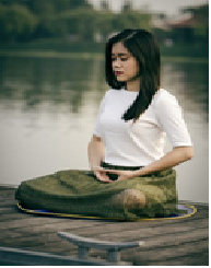 (Khi đối mặt với áp lực trong phòng thi, bạn hãy dừng lại một phút và hít thở sâu - Ảnh: Unsplash)