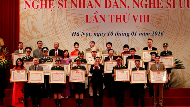 Lễ trao tặng danh hiệu NSND, NSƯT lần thứ 9 dự kiến được tổ chức vào dịp Quốc khánh mùng 2 tháng 9. Lễ trao tặng danh hiệu NSND, NSƯT lần thứ 9 dự kiến được tổ chức vào dịp Quốc khánh mùng 2 tháng 9.