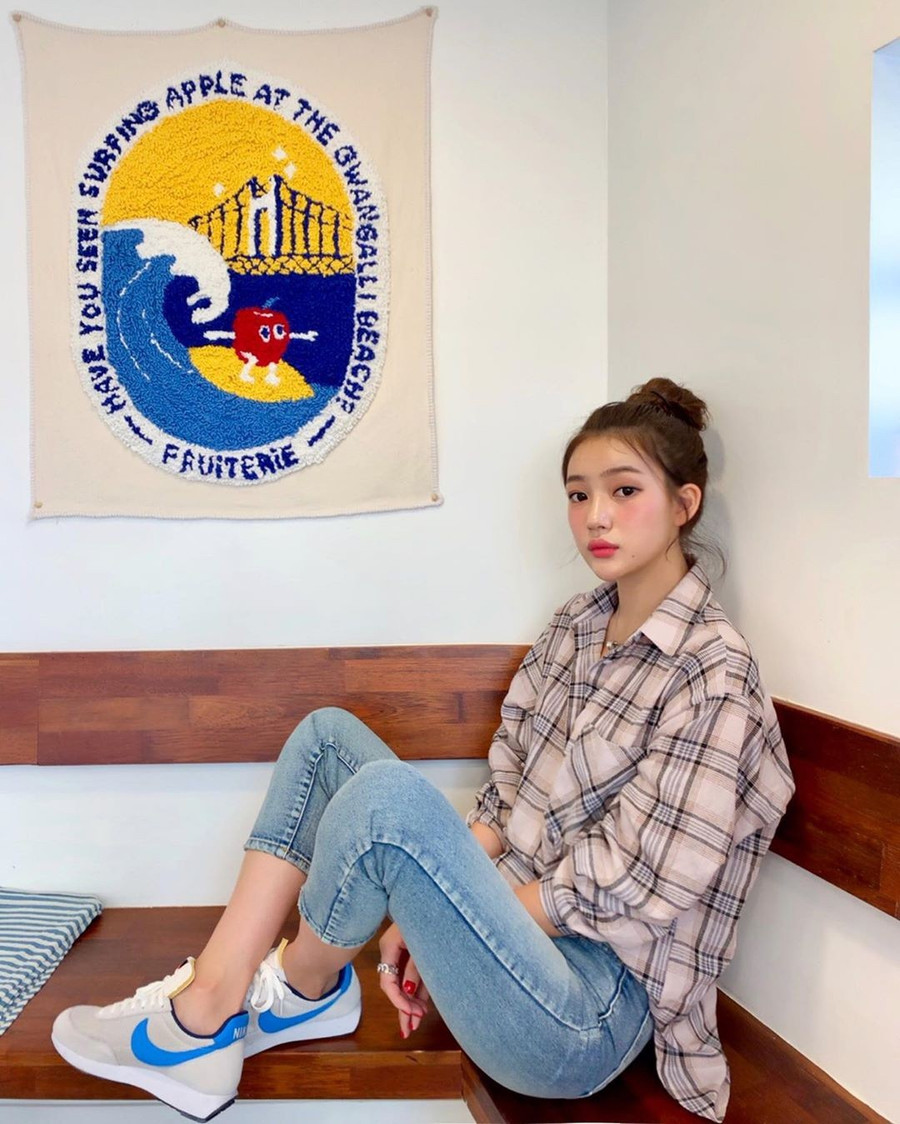 Thủ thuật buộc tóc đuôi ngựa giúp khuôn mặt nào cũng trẻ, xinh ảnh 8