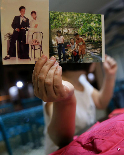 Chị Gao tố cáo bị lạm dụng trong đơn ly dị gửi lên toà. Ảnh:Xinming daily. Chị Gao tố cáo bị lạm dụng trong đơn ly dị gửi lên toà. Ảnh: Xinming daily.