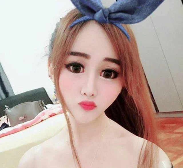 Hot girl vạn người mê trở thành người ngoài hành tinh sau phẫu thuật thẩm mỹ