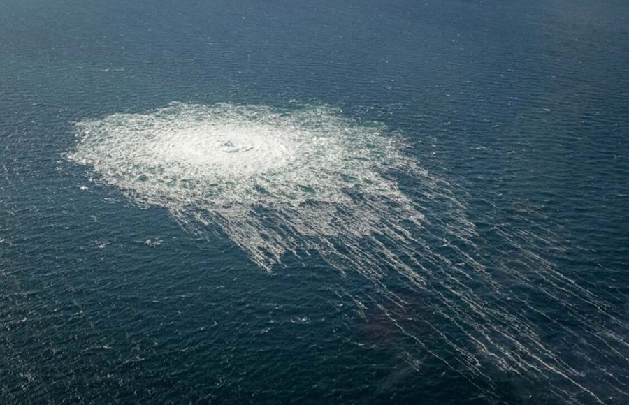 Bong bóng khí từ đường ống Nord Stream 2 rò rỉ lên bề mặt Biển Baltic trong khu vực gần Bornholm, Đan Mạch, hôm 27/09/2022 Bong bóng khí từ đường ống Nord Stream 2 rò rỉ lên bề mặt Biển Baltic trong khu vực gần Bornholm, Đan Mạch, hôm 27/09/2022