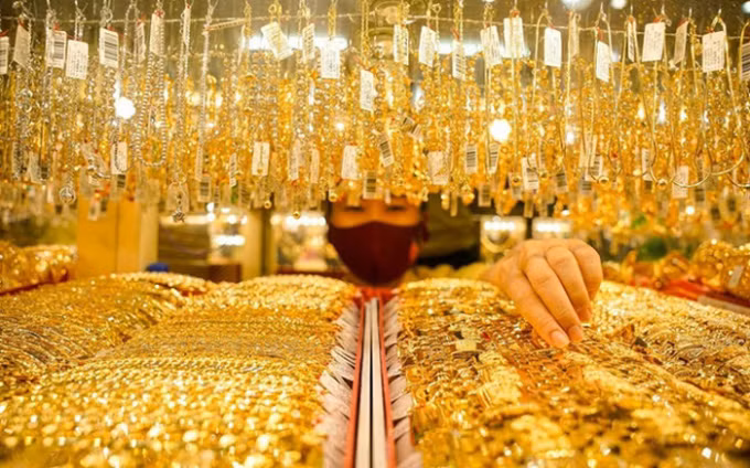 Ngày vía Thần tài, ngoài vàng, mua gì để mang lại tài lộc?