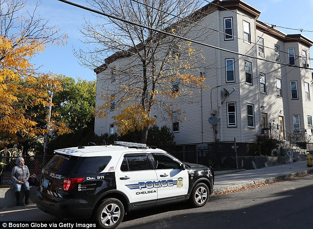  Cậu bé rơi từ độ cao 5m thoát chết thần kỳ 