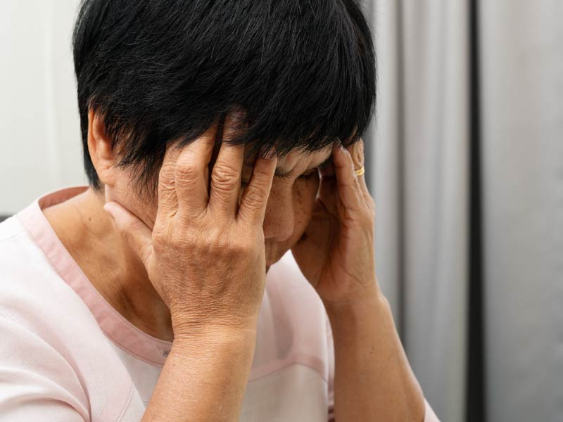 Một bên mặt xệ xuống hoặc có cảm giác tê là một trong những dấu hiệu của đột quỵ. (Ảnh: ITN)