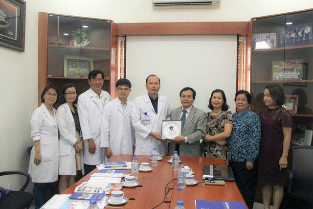 Ban giám đốc bệnh viện Từ Dũ trong một lễ ký kết hợp tác với Trường ĐH Nguyễn Tất Thành Ban giám đốc bệnh viện Từ Dũ trong một lễ ký kết hợp tác với Trường ĐH Nguyễn Tất Thành
