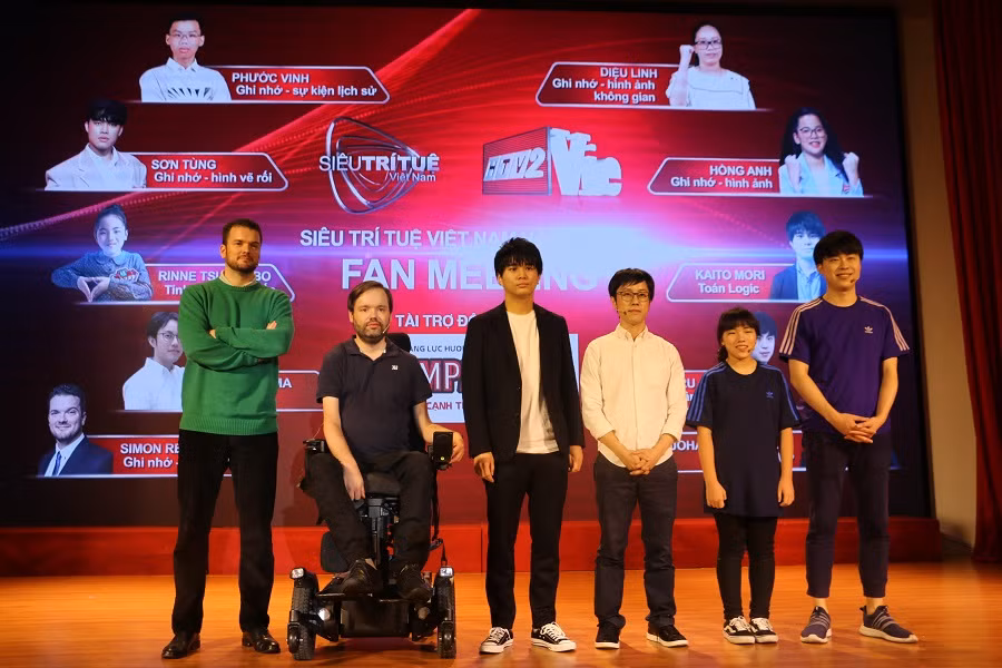 Các siêu trí tuệ quốc tế tại buổi giao lưu