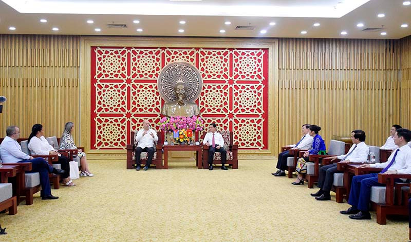 Bí thư Tỉnh ủy Nghệ An Thái Thanh Quý tiếp Chủ tịch CDR Cu-ba Gerardo Hernandez Nordelo. Ảnh: nghean.gov.vn. Bí thư Tỉnh ủy Nghệ An Thái Thanh Quý tiếp Chủ tịch CDR Cu-ba Gerardo Hernandez Nordelo. Ảnh: nghean.gov.vn.