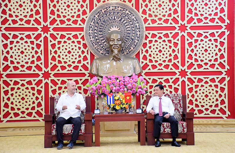 Chủ tịch CDR Cu-ba Gerardo Hernandez Nordelo cảm ơn sự đón tiếp nồng nhiệt của lãnh đạo tỉnh Nghệ An. Ảnh: nghean.gov.vn. Chủ tịch CDR Cu-ba Gerardo Hernandez Nordelo cảm ơn sự đón tiếp nồng nhiệt của lãnh đạo tỉnh Nghệ An. Ảnh: nghean.gov.vn.
