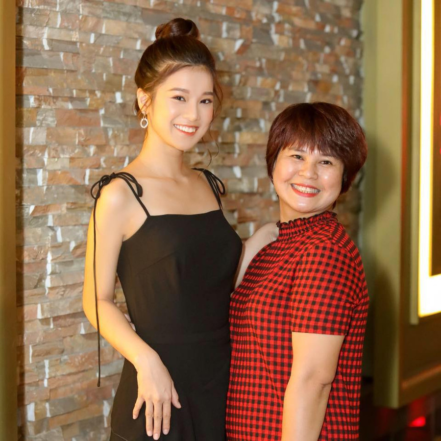 Mới 23 tuổi, Hoàng Yến Chibi đã tặng mẹ biệt thự giá trị "khủng" hình ảnh 1 moi 23 tuoi, hoang yen chibi da tang me biet thu gia tri "khung" hinh anh 1