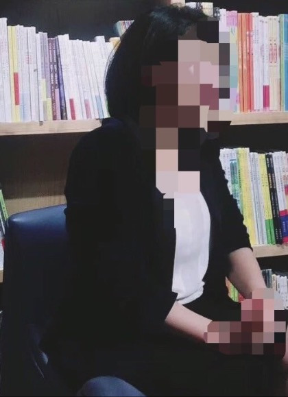 Huang Li chia sẻ với báo chí. Ảnh: Sina.