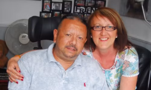 Người đàn ông liệt đi lại được sau khi ghép tế bào gốc