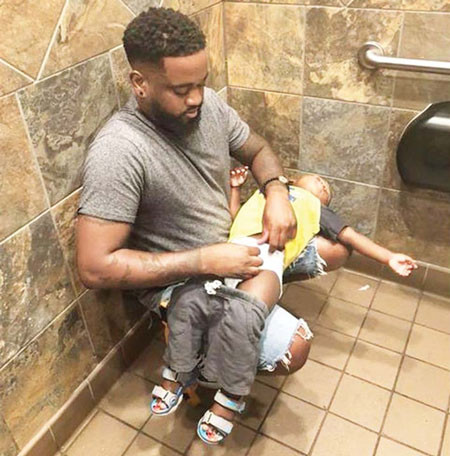 Bức ảnh gây sốt mạng xã hội của anh Palmer. Ảnh: