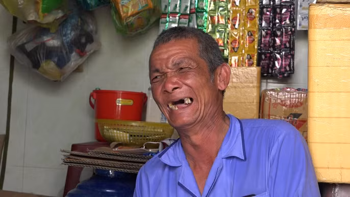 Người đàn ông tật nguyền làm chuyện “quái gở” được vinh danh - Ảnh 8.