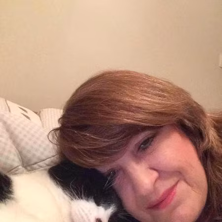  Elaine bị vài vết xước, bầm tím và bị sốc 