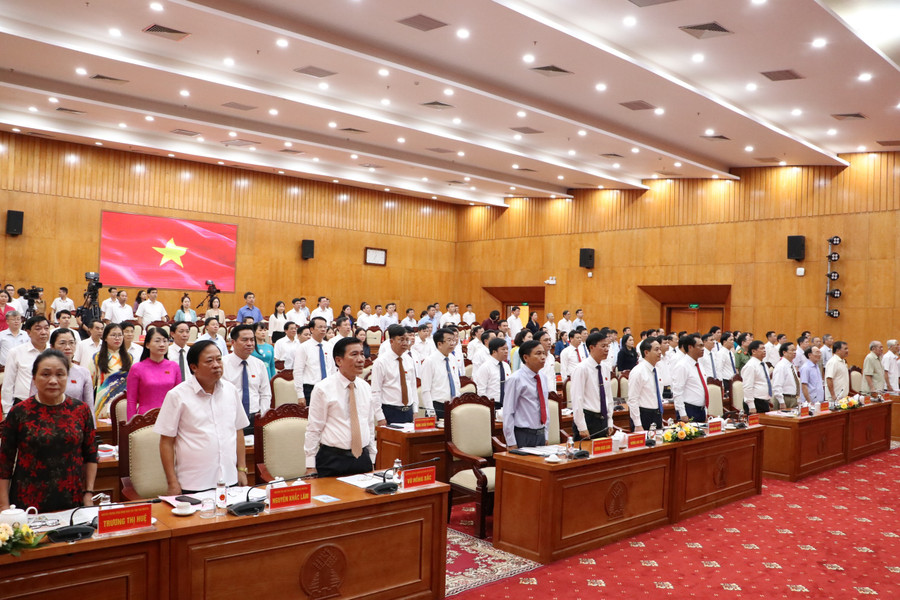 Các đại biểu tham dự kỳ họp.