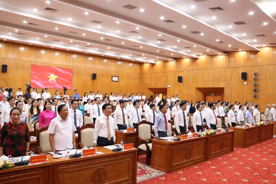 Các đại biểu tham dự kỳ họp.