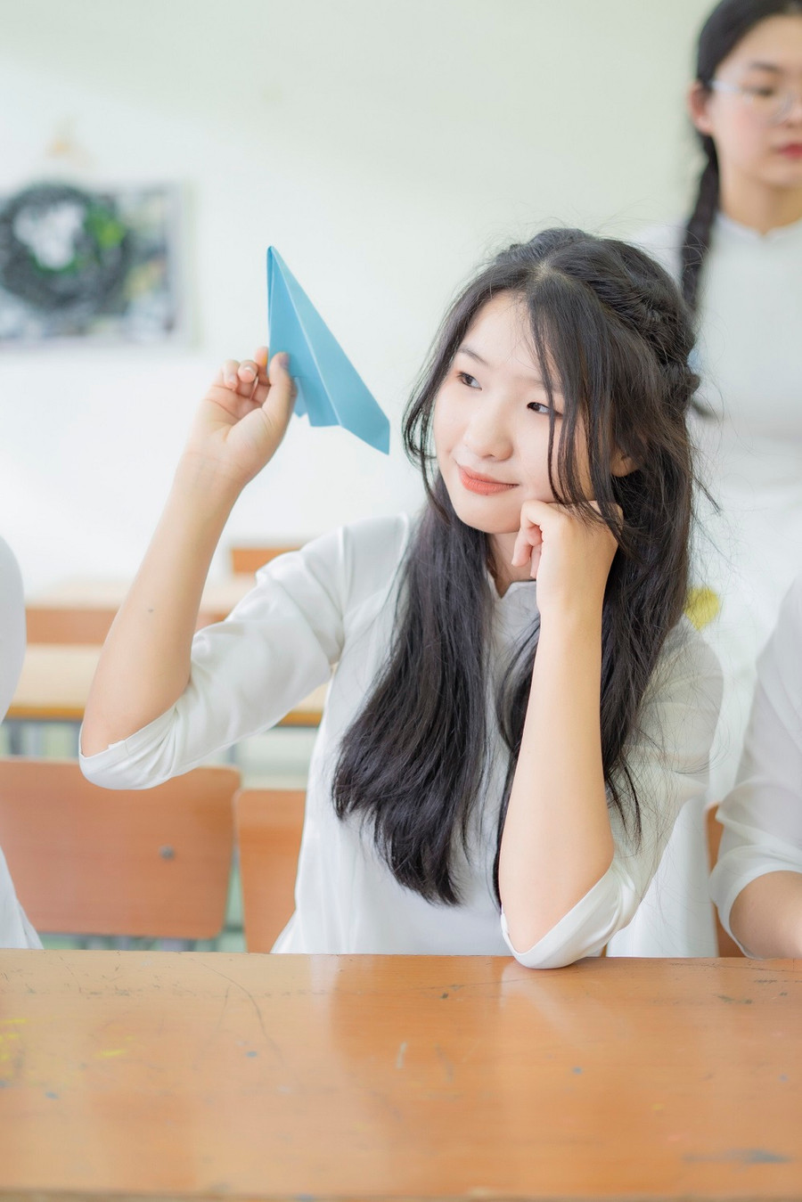 Bên cạnh sự nỗ lực của bản thân, thành tích của em đạt được còn đến từ sự chỉ bảo, giúp đỡ của thầy cô, bạn bè dưới mái trường THPT Chuyên Bắc Kạn.