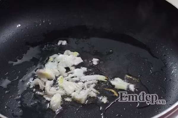 Lòng gà xào dứa thanh ngọt cho bữa cơm cuối tuần Long ga xao dua thanh ngot cho bua com cuoi tuan