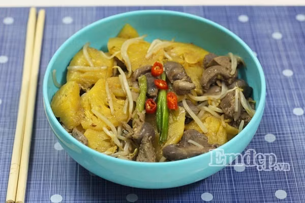 Lòng gà xào dứa thanh ngọt cho bữa cơm cuối tuần Long ga xao dua thanh ngot cho bua com cuoi tuan