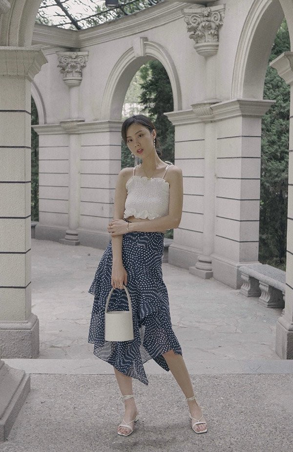 4 món đơn giản diện hằng ngày giúp chị em “nấm lùn” cao như cô nàng mét 7 ảnh 19 ba met be doi ma trong cao rao chang thua hoi 1m7, day la 4 mon chi em can sam - 20