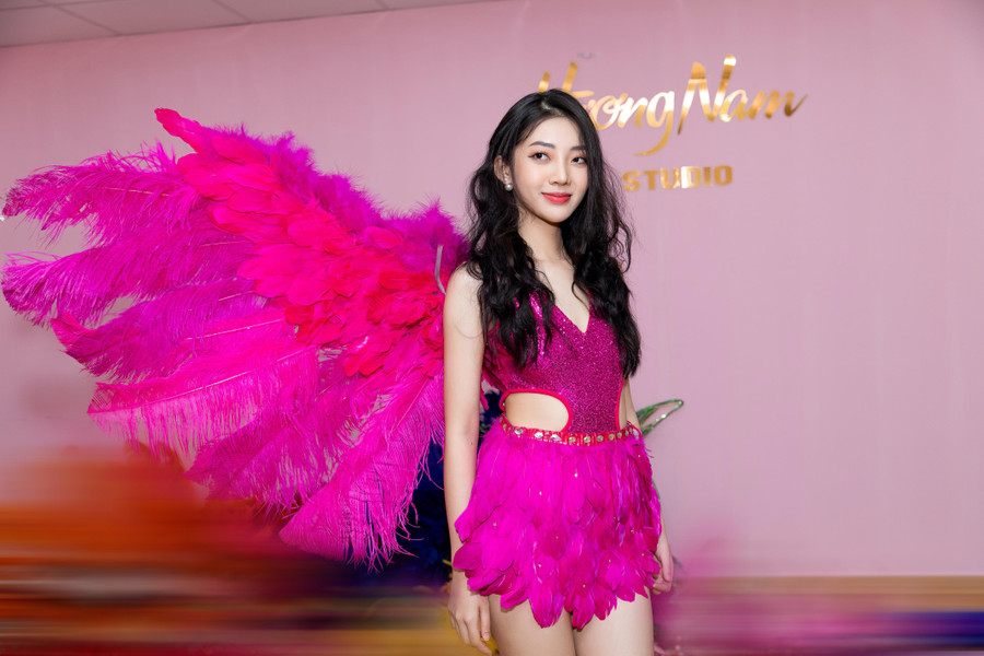 Những ứng cử viên sáng giá tất bật chuẩn bị cho các hoạt động được tổ chức tại thành phố biển Quy Nhơn, Bình Định. Một trong số đó là sự kiện diễu hành đường phố carnival đang được đông đảo người dân chờ đón vào ngày 21/7 sắp tới. Những ứng cử viên sáng giá tất bật chuẩn bị cho các hoạt động được tổ chức tại thành phố biển Quy Nhơn, Bình Định. Một trong số đó là sự kiện diễu hành đường phố carnival đang được đông đảo người dân chờ đón vào ngày 21/7 sắp tới.